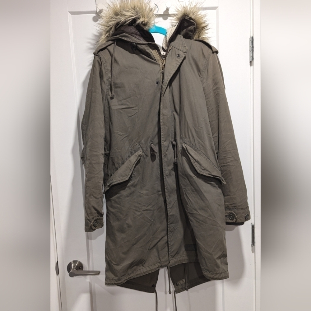 Aritzia Olive Green Parka with Faux Fur Hood Trim - Picture 2 of 16